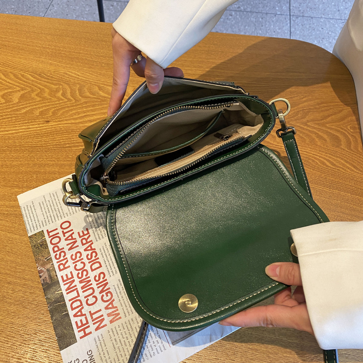 Women's Tanned Vintage First Layer Cowhide Shell Simple Women's Shoulder Bag