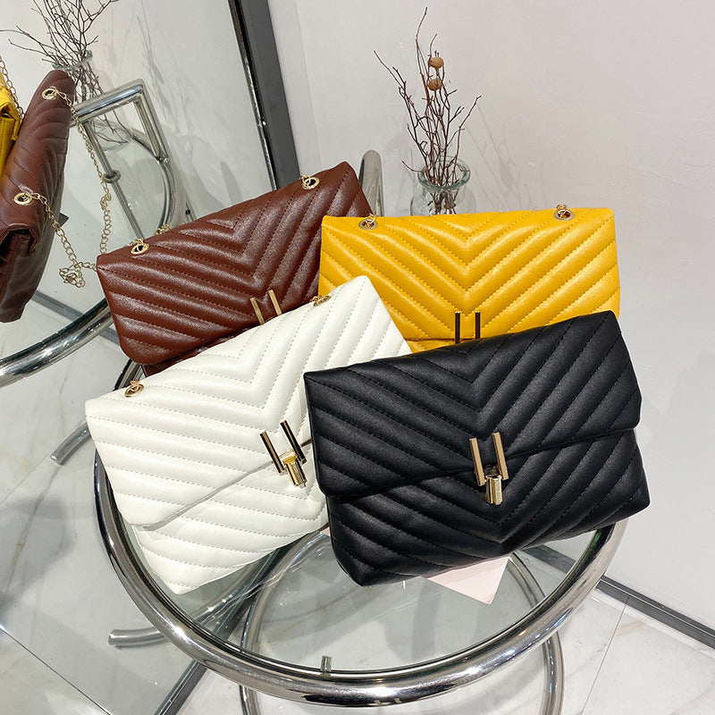 Women's Embroidered Chain Diamond Pattern Korean Style Bags