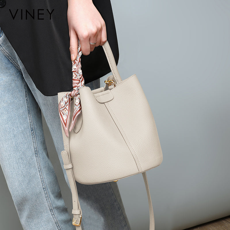 Pretty Women's Fashion Minority Design Commuter Handbags