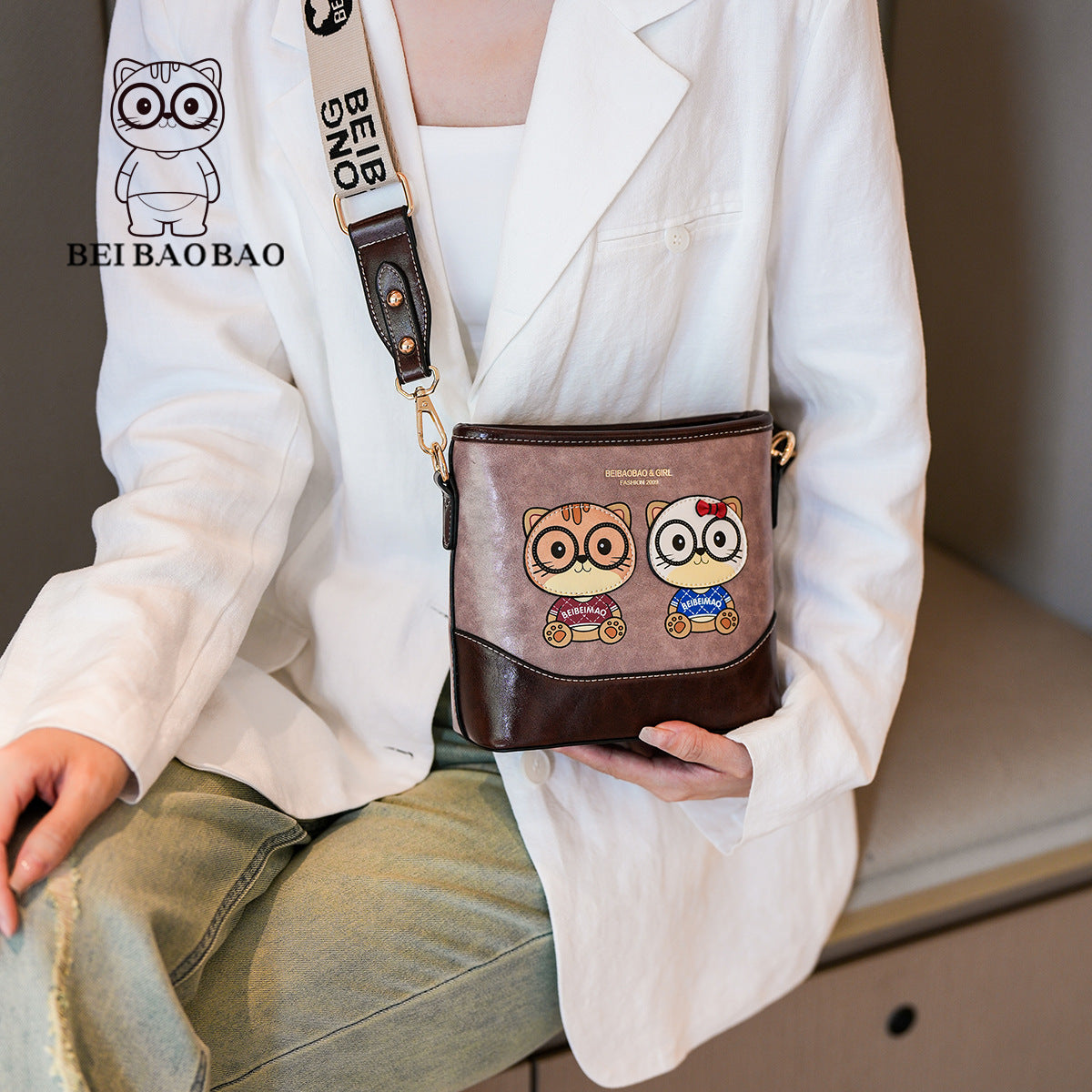 Source Fashion Popular One Light Luxury Women's Messenger Bag