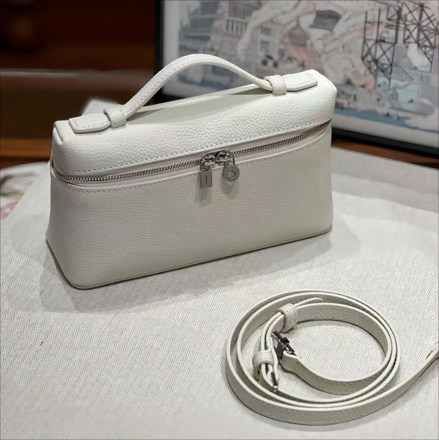 Women's Cowhide Lunch Box Fashion One High Shoulder Bags