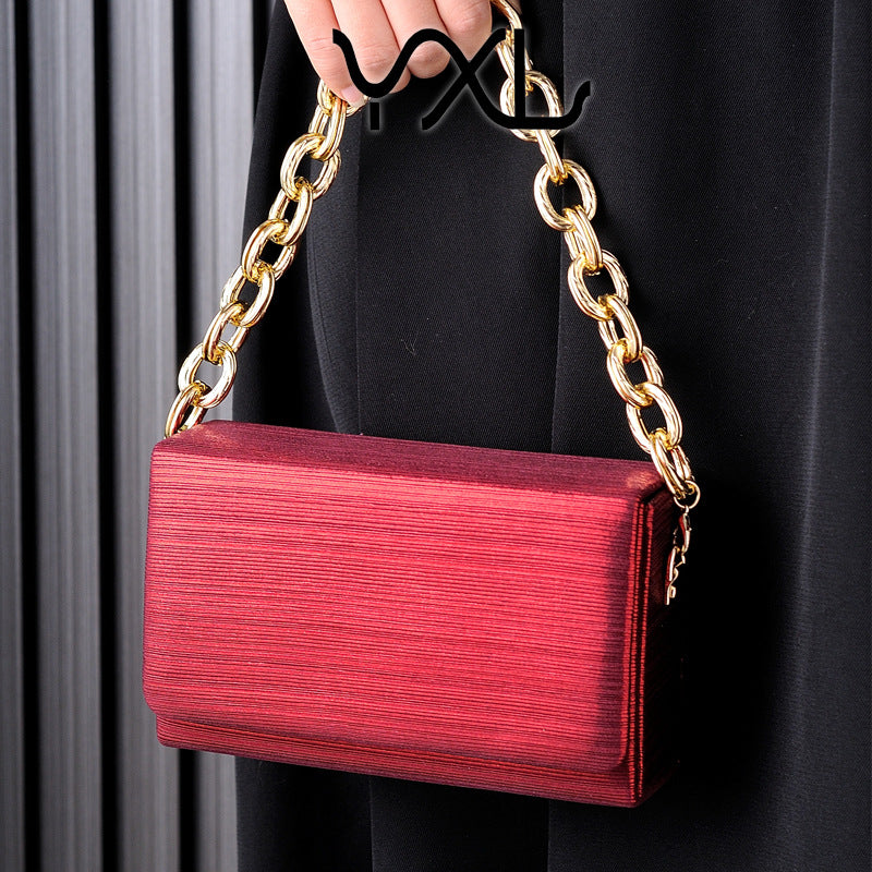 Creative Women's Featured Chain High-grade Simple Evening Bags