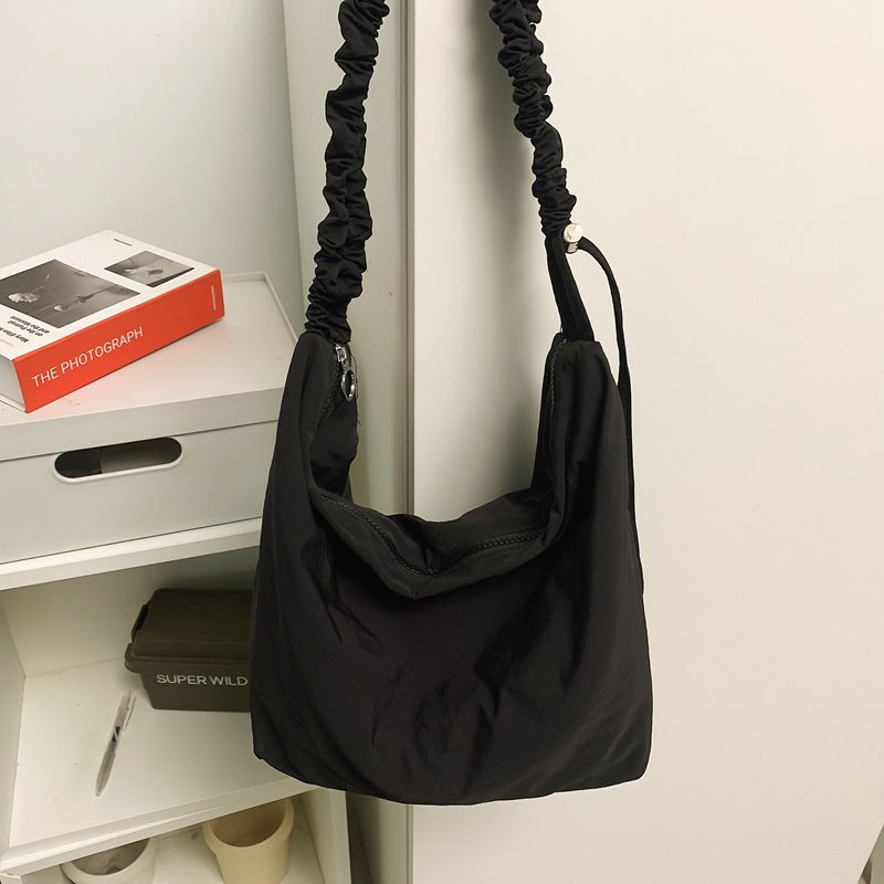 Women's Idle Style Large Capacity Commuter Artistic Commute Leisure Women's Shoulder Bag