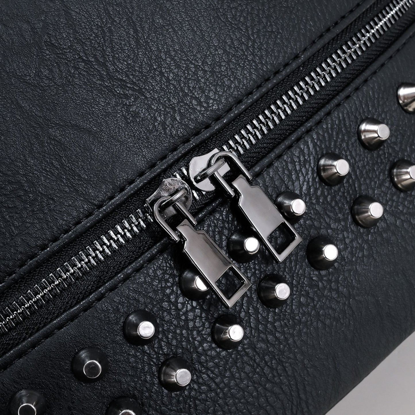 Women's Classical Versatile Soft Leather Rivets Skull Backpacks