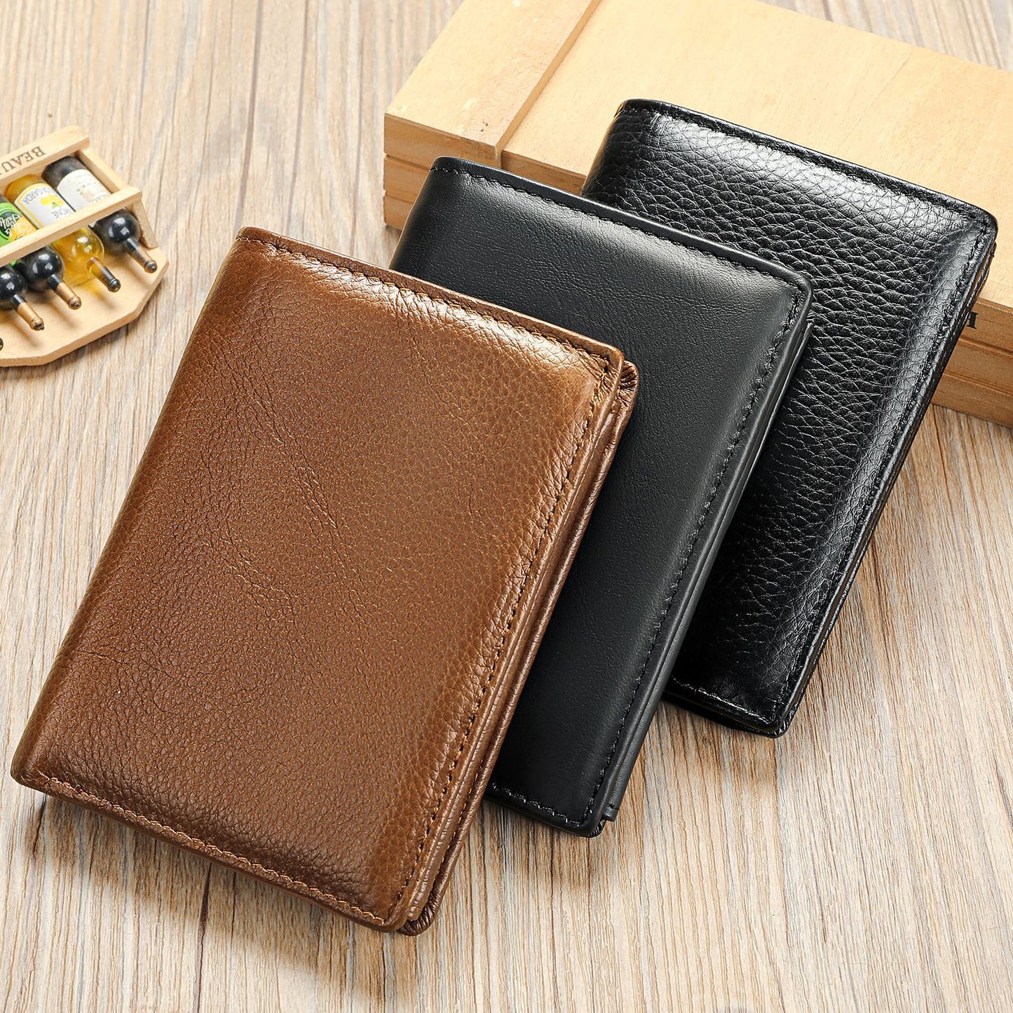Men's Retro First Layer Cowhide Swiping Fold Men's Wallets