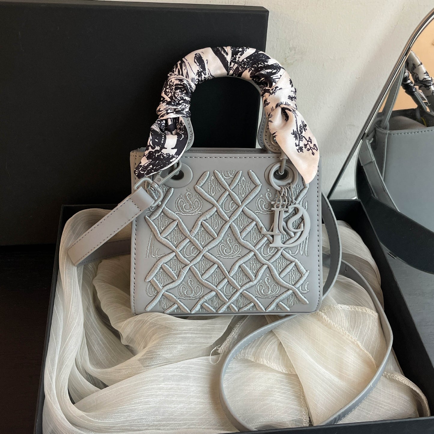 Women's High-grade Light Luxury Chinese Style Embroidery Small Square Bags