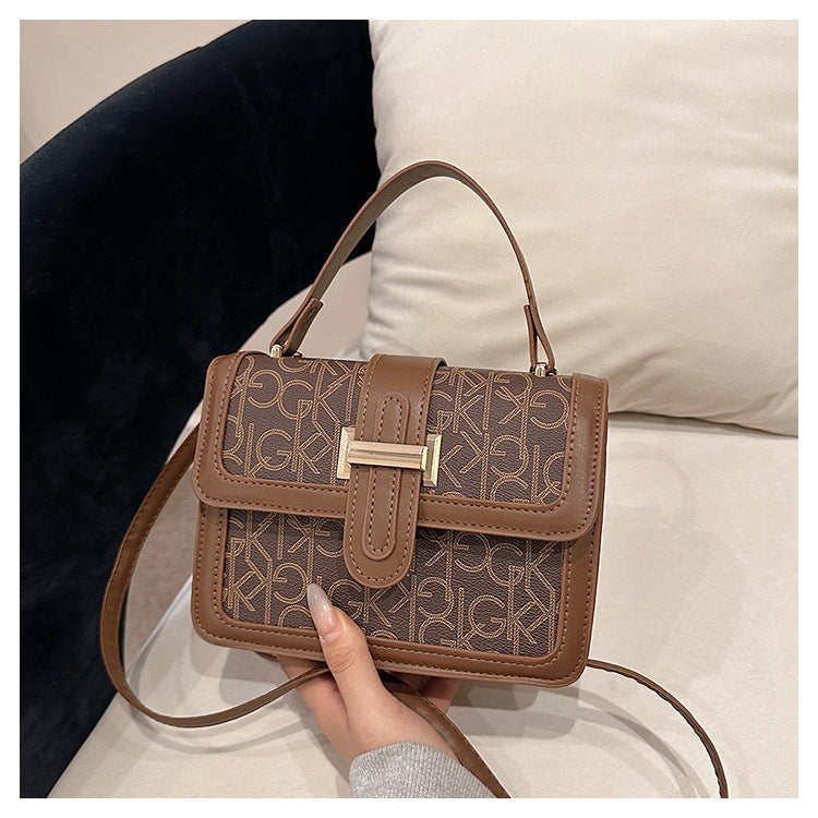 Women's Trendy Patchwork Personalized Printed Letters Retro Women's Shoulder Bag