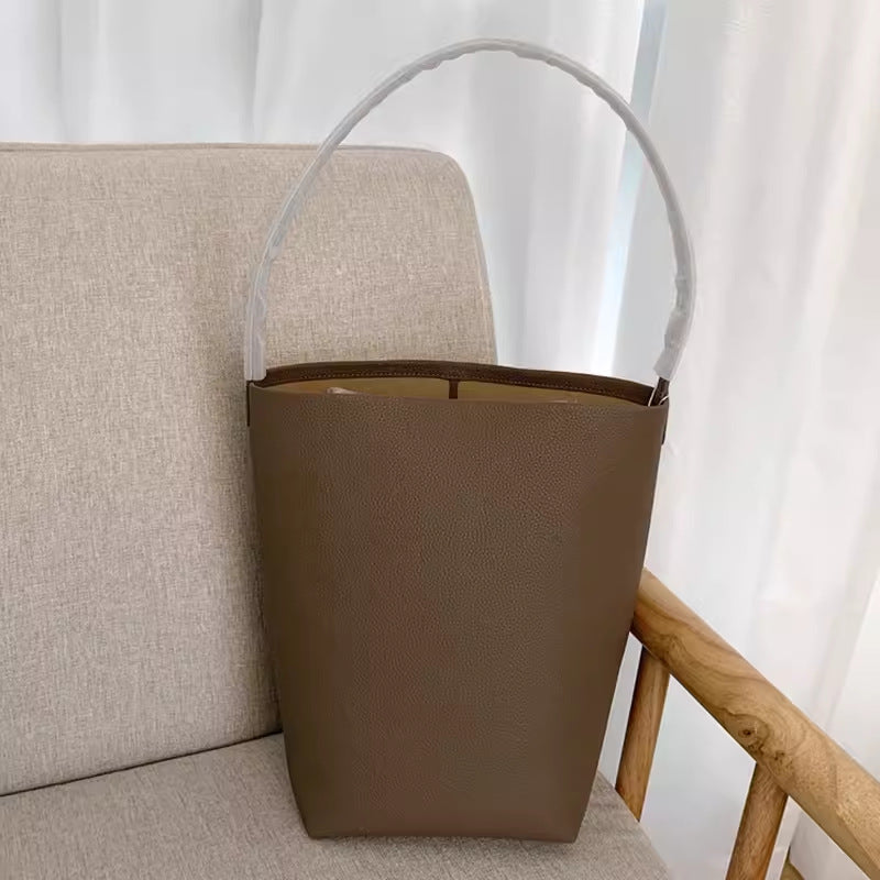Niche Portable Underarm Cowhide Large Capacity Bucket Bags