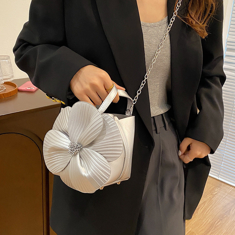 Women's Cute High-grade Three-dimensional Flower Hand-held Banquet Handbags