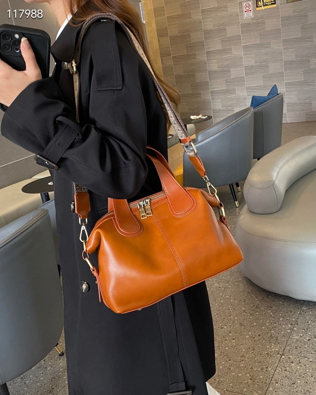 Women's Large Capacity Genuine Leather Dumpling Texture Vegetable Tanned Oil Handbags