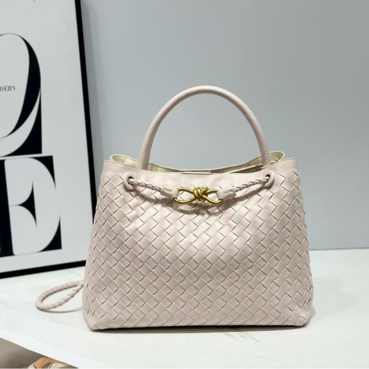 Women's Large Capacity Outing Simple Handmade Woven Women's Shoulder Bag