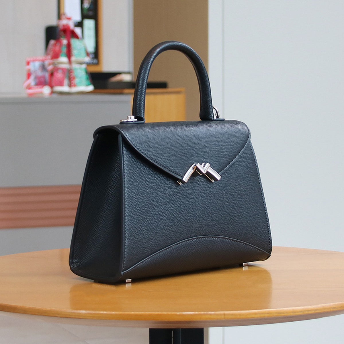 Women's Advanced Texture Western Style Kelly Retro Shoulder Bags