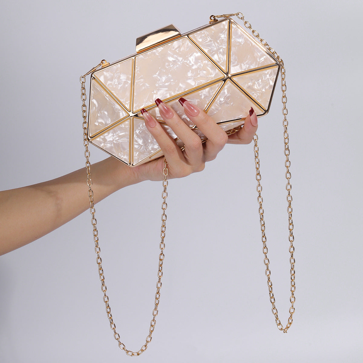 Women's Acrylic Metal Rhombus Elegant Chain Hand Evening Bags