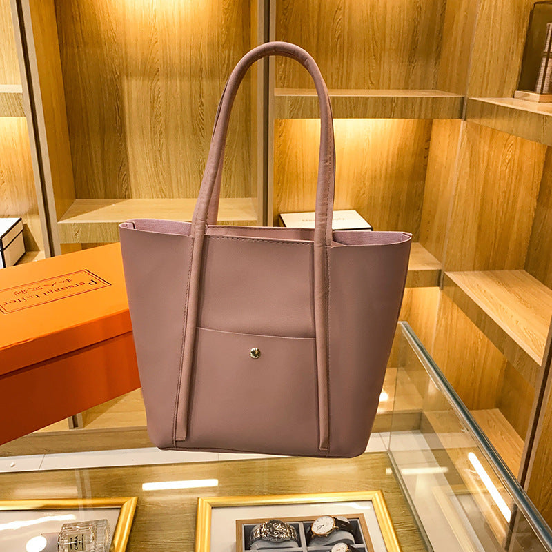 Attractive Women's Large Capacity Versatile Retro Women's Handbag