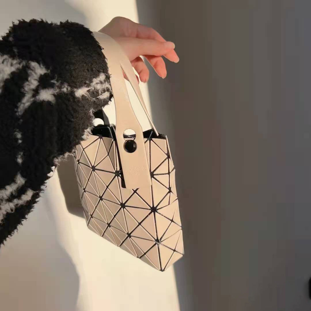 Women's Limited Edition Diamond Pattern Mini Portable Handbags