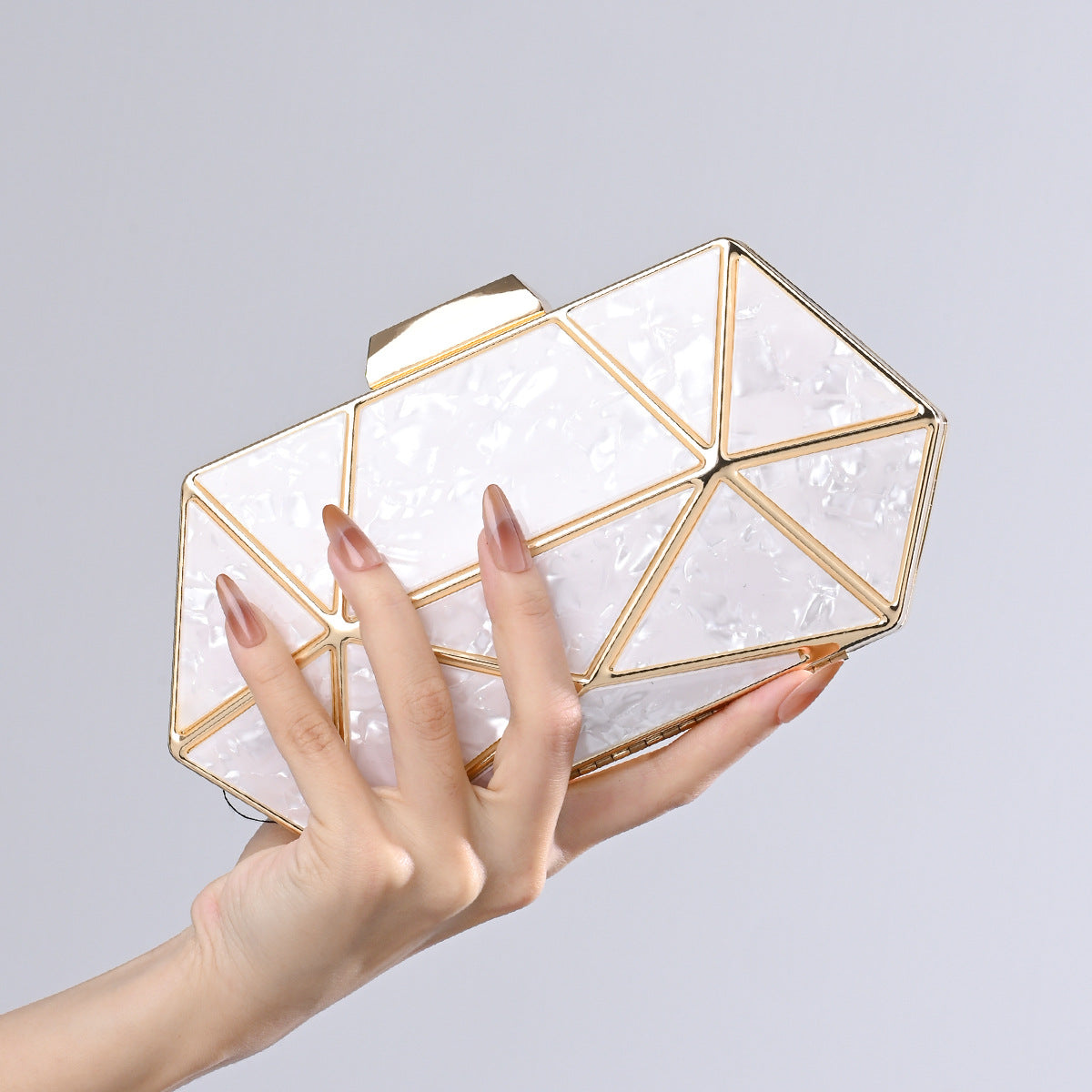 Women's Acrylic Metal Rhombus Elegant Chain Hand Evening Bags