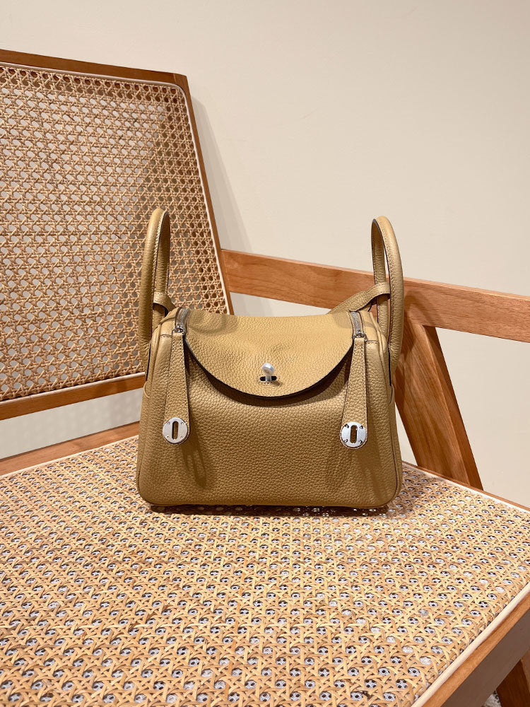 Large Capacity Underarm Lindy Doctor Leather Crossbody Bags