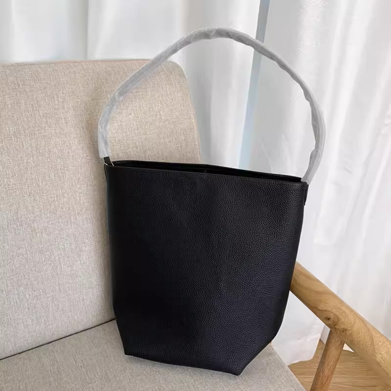 Niche Portable Underarm Cowhide Large Capacity Bucket Bags
