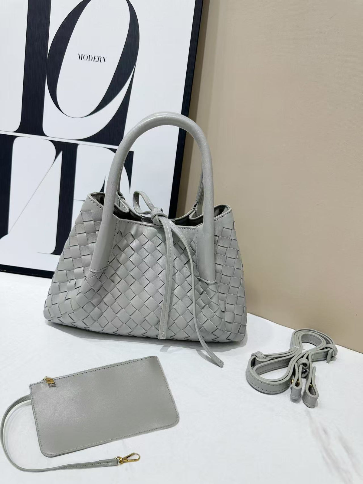Popular Innovative Pretty Cowhide Hand-woven High-grade Women's Handbag