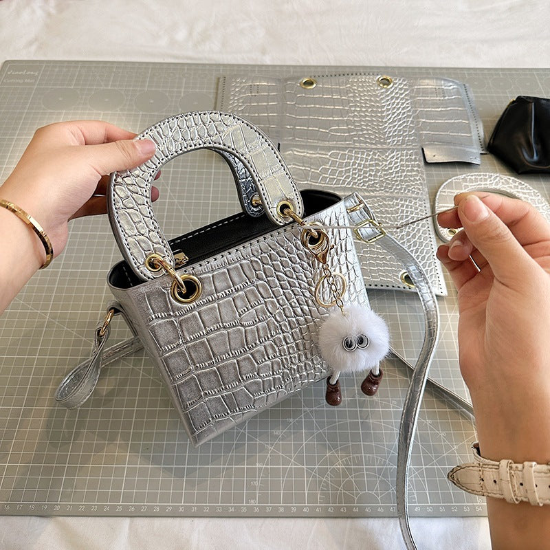 Hand-woven Material Diana Large Capacity Combination Women's Shoulder Bag