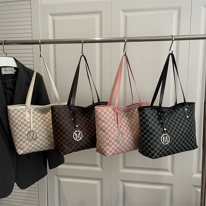 Women's Large Capacity Letter Simplicity Printed Winter Women's Shoulder Bag