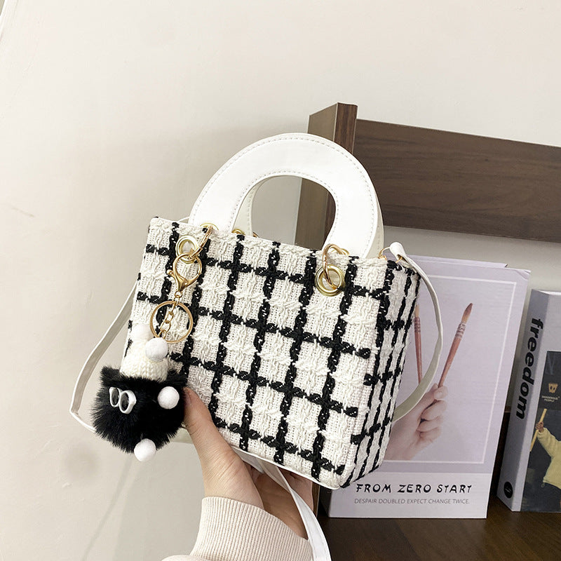 Women's Popular Fashion Plaid Summer Versatile Women's Shoulder Bag
