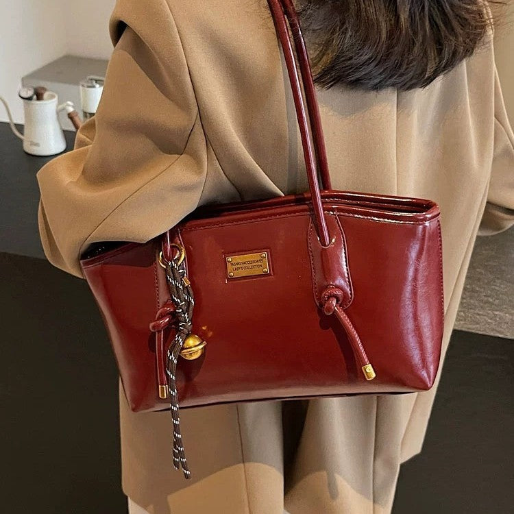Women's French Retro Underarm Winter Fashion Versatile Large Capacity Shoulder Bags