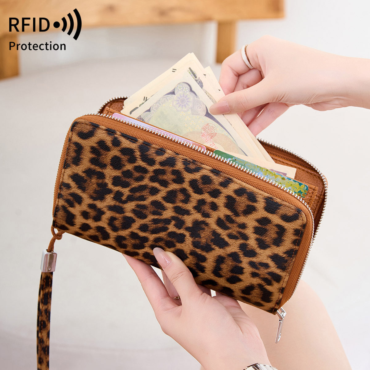 Women's Capacity Long Multi Slots Vintage Leopard Print Fashion Ladies Wallet