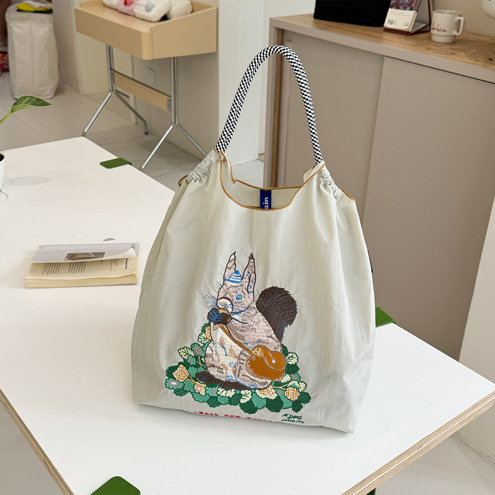 Women's Underarm Shopping Exquisite Embroidered Waterproof Nylon Women's Handbag