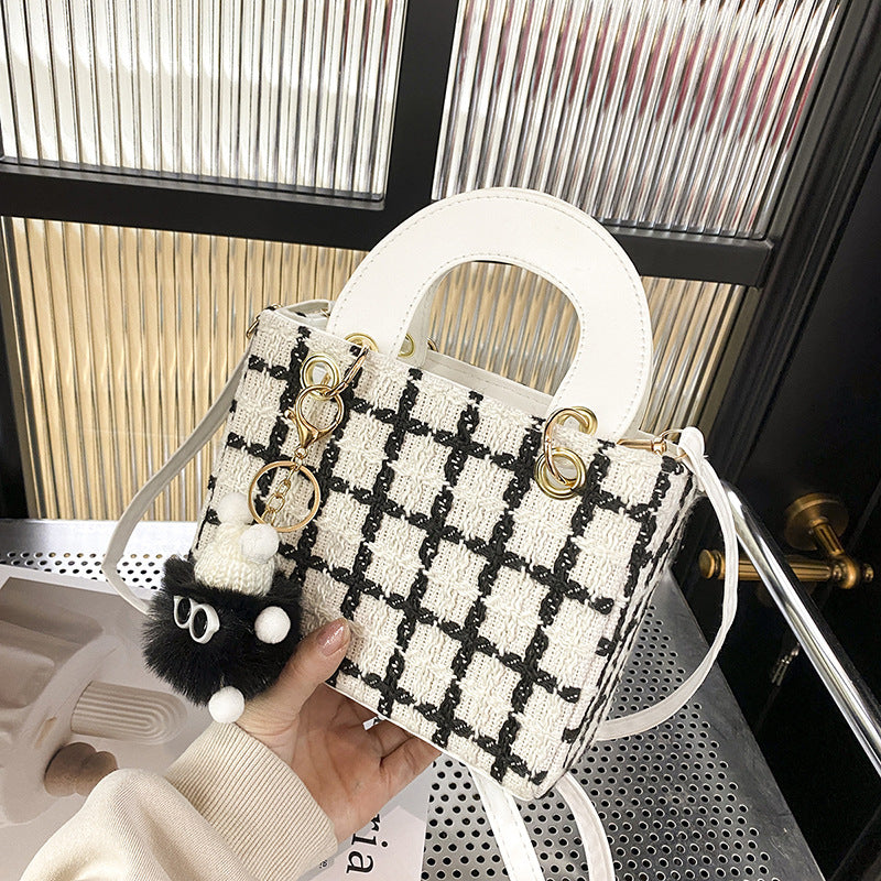 Women's Popular Fashion Plaid Summer Versatile Women's Shoulder Bag