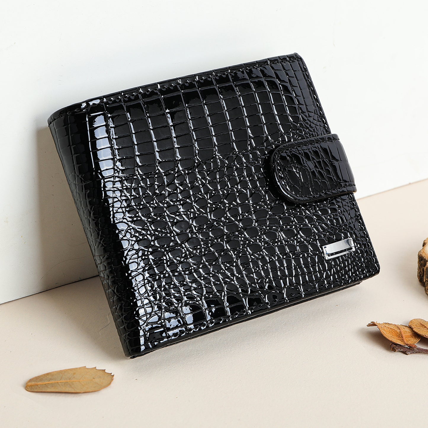 Women's Short Chic Large Capacity High-grade Patent Ladies Wallets