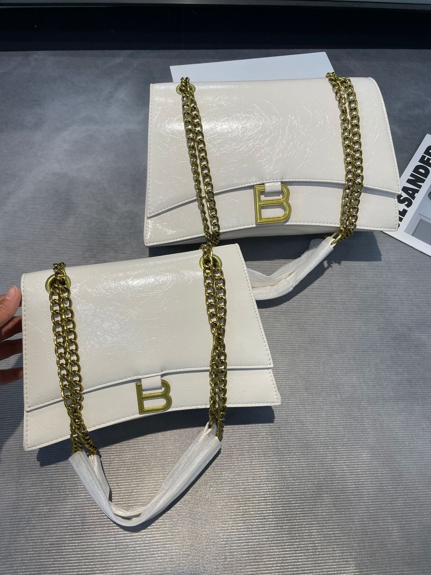 Hourglass Large Oil Wax Leather Chain Underarm Shoulder Bags