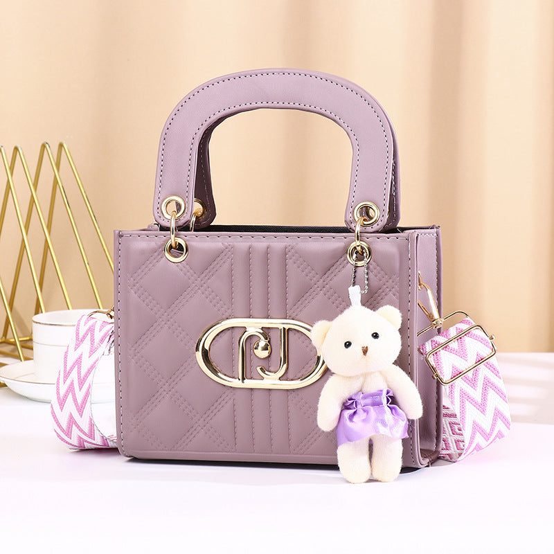Fashionable High-grade Portable Rhombus Embroidery Line Bear Small Square Bags