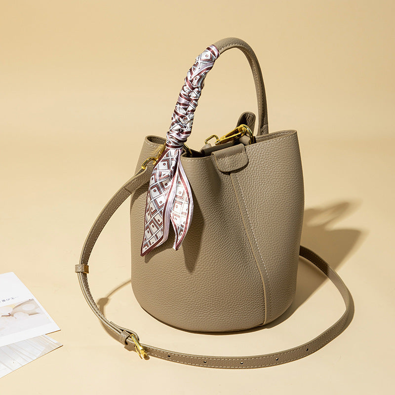 Women's Advanced Texture Fashionable Fashion Commuter Portable Women's Shoulder Bag