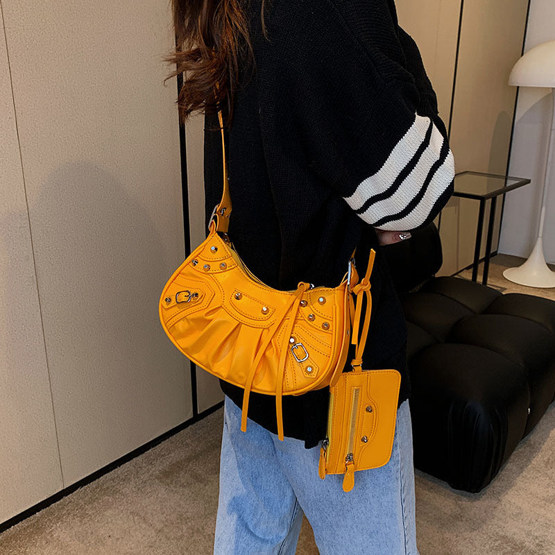 Women's Niche Retro Commuter High-grade Punk Crossbody Bags