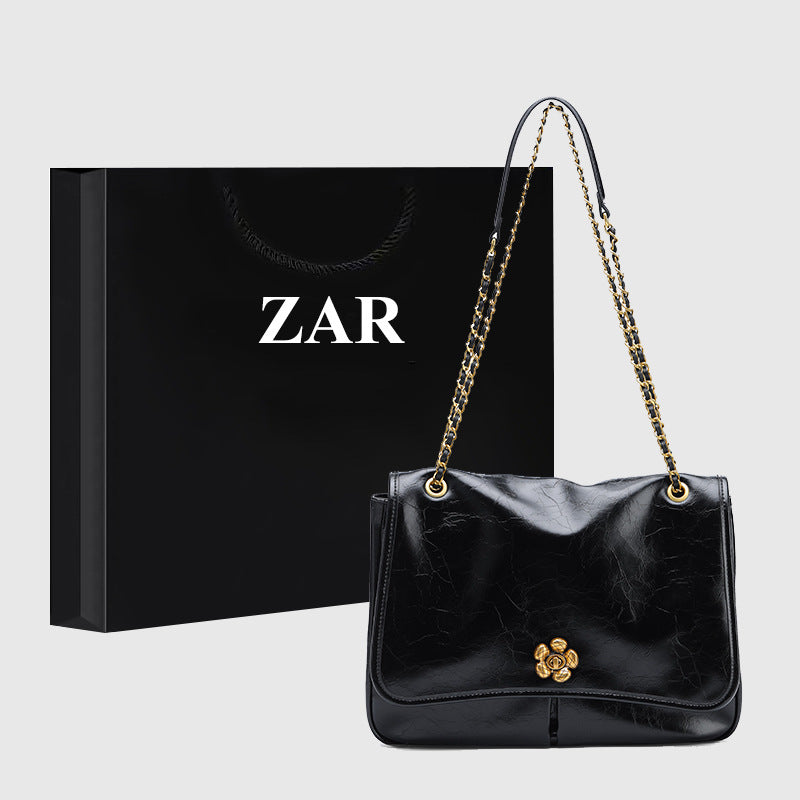 Elegant Chain Large Capacity Commuter Underarm Tote Bags