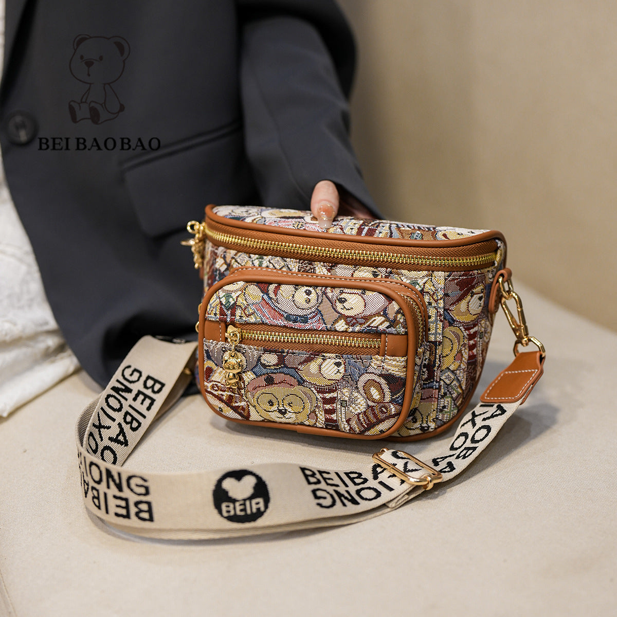 Attractive Women's Source Summer Canvas Bear Women's Messenger Bag