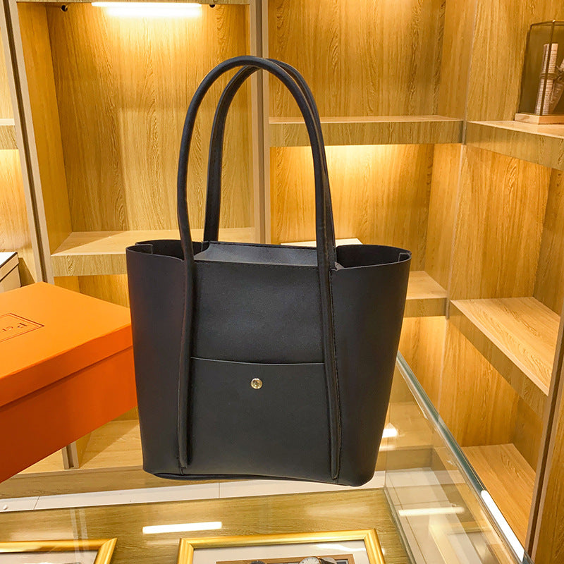 Attractive Women's Large Capacity Versatile Retro Women's Handbag