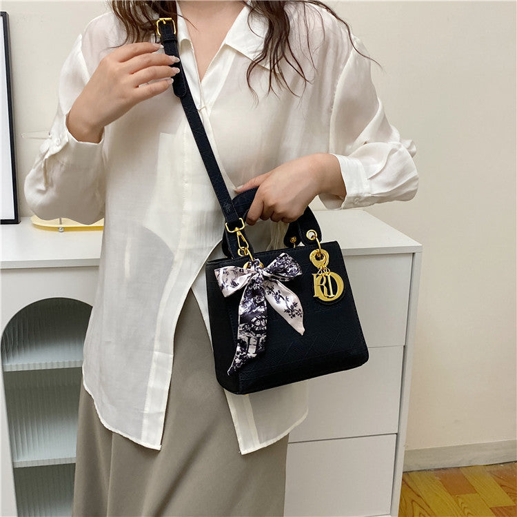 Women's High-grade Summer Design Embroidered Portable Diana Small Square Bags