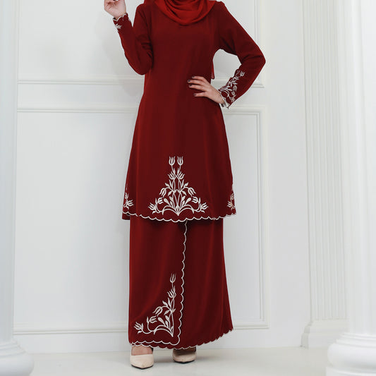 Elegant Stylish Malay Exquisite Two-piece Embroidery Clothing