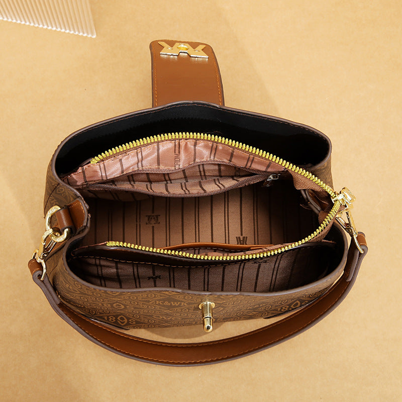 Attractive Innovative Large Capacity Retro Mother Bucket Bags