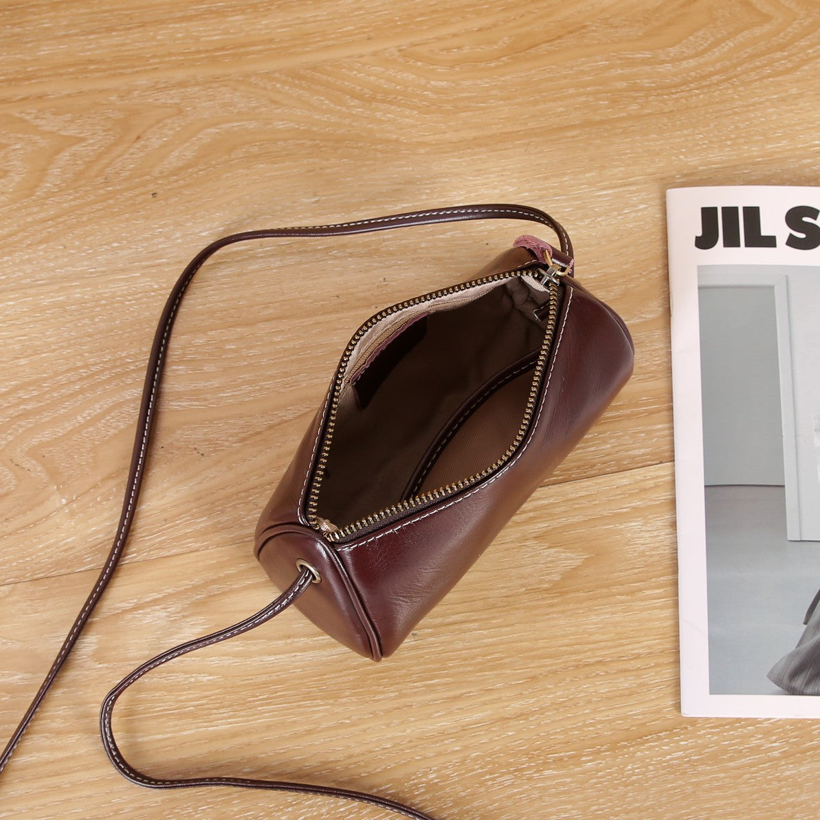 Women's Autumn Lightweight Slung Vegetable Tanning Soft Cowhide Bags