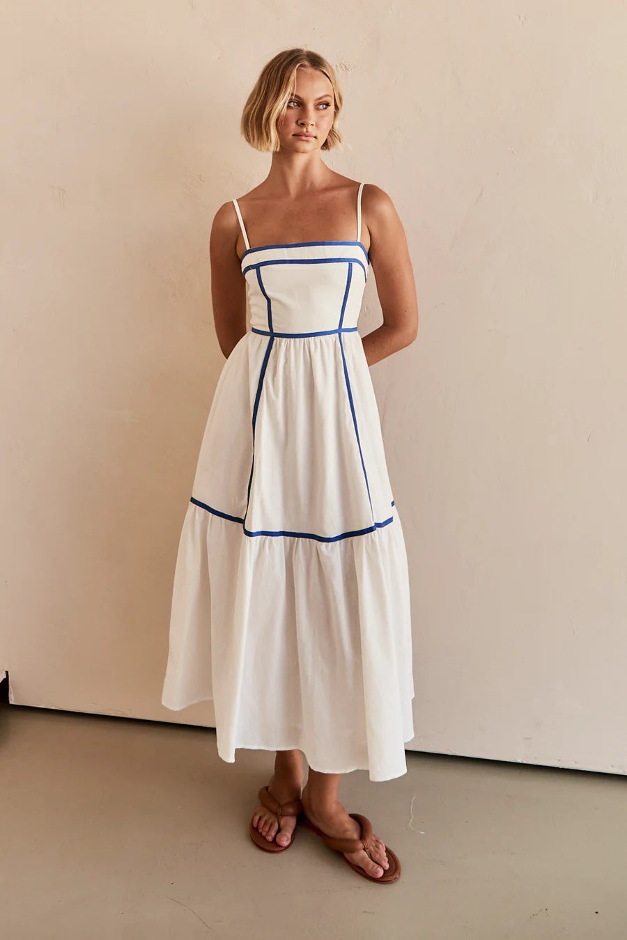 Fresh Sweet Line Mid-length Small Sling Dresses