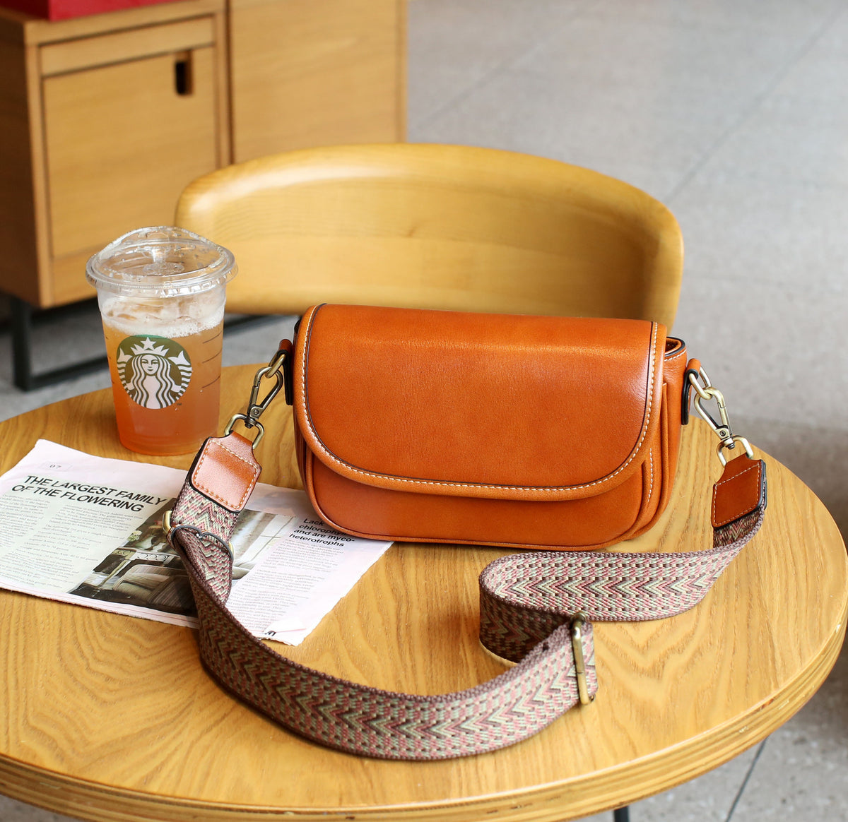 Women's Tanned Vintage First Layer Cowhide Shell Simple Women's Shoulder Bag
