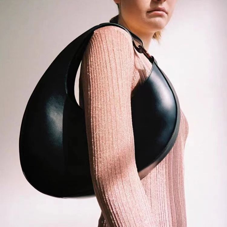 Italy Design Trendy Personalized Crescent-shaped Large Shoulder Bags