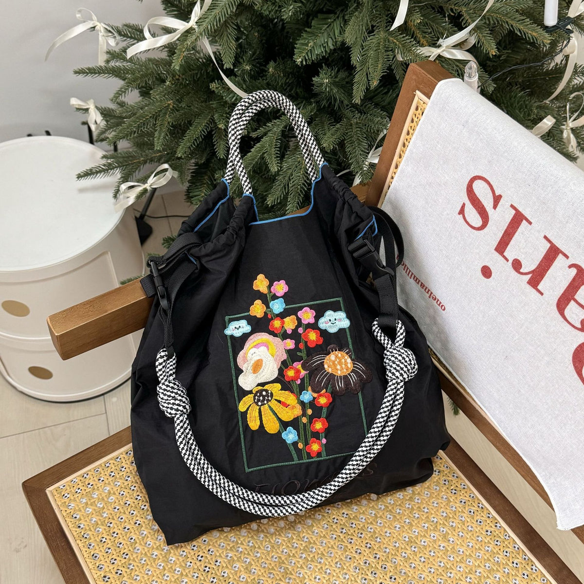 Women's Nylon Embroidered Fashion Niche Large Capacity One Women's Shoulder Bag