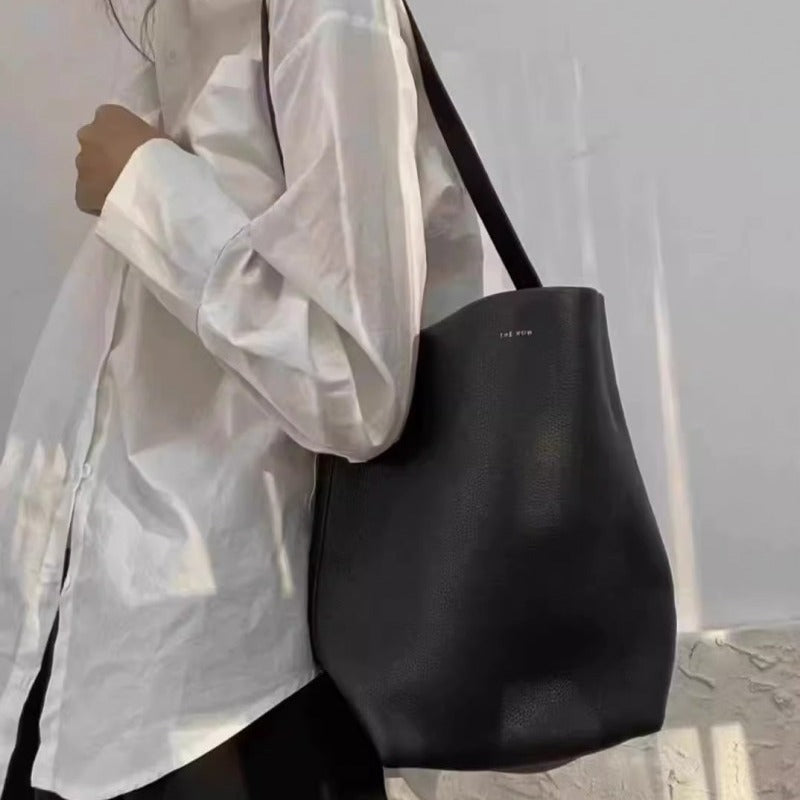 Niche Portable Underarm Cowhide Large Capacity Bucket Bags