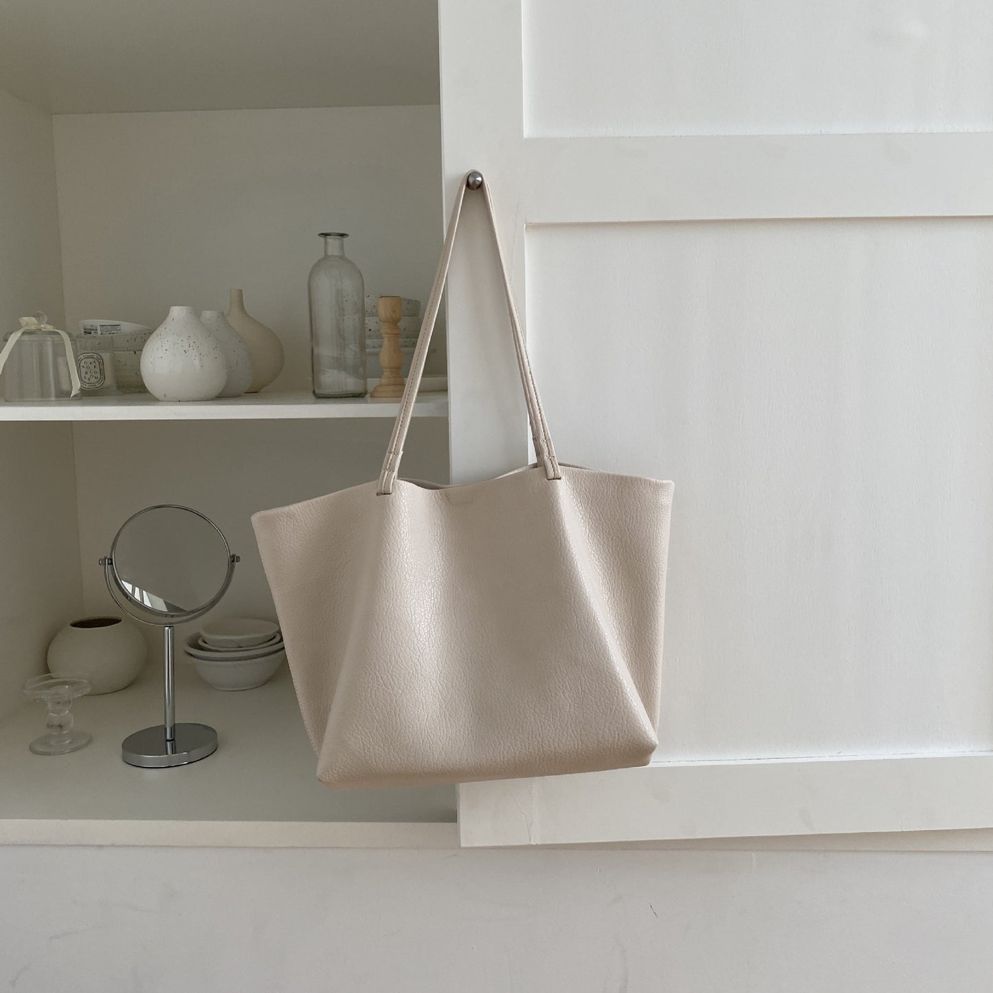 Women's Classic Simple Soft Leather High-grade Large Bags