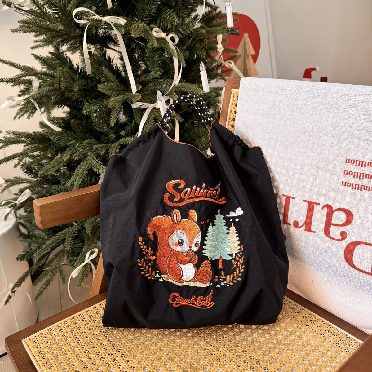 Women's Nylon Embroidered Fashion Niche Large Capacity One Women's Shoulder Bag
