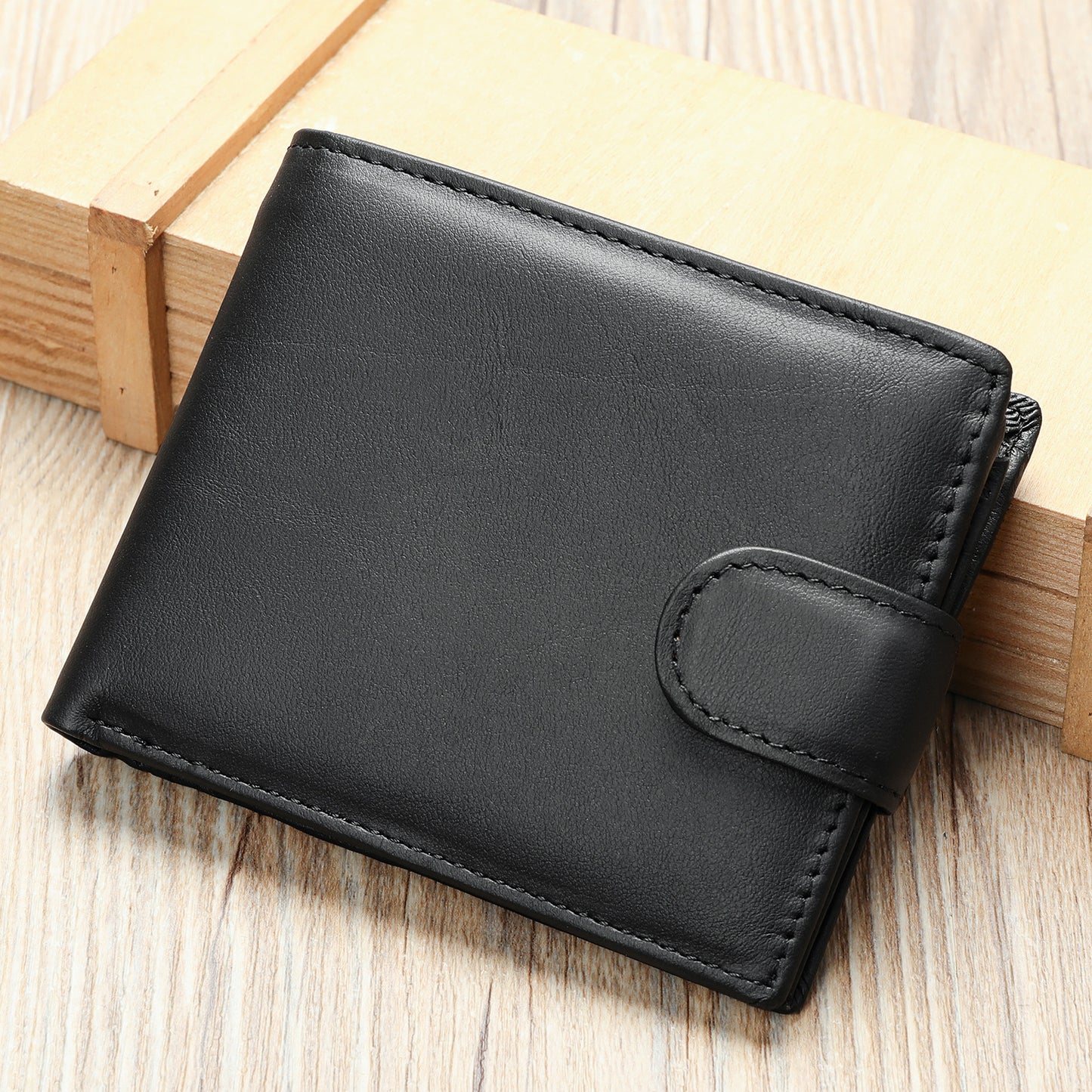 Men's Cowhide Short Genuine Leather Swiping Large Men's Wallets